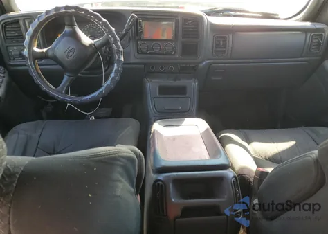 2002 Chevrolet Avalanche C1500 z USA, uszkodzony, nr VIN 3GNEC13T72G111143